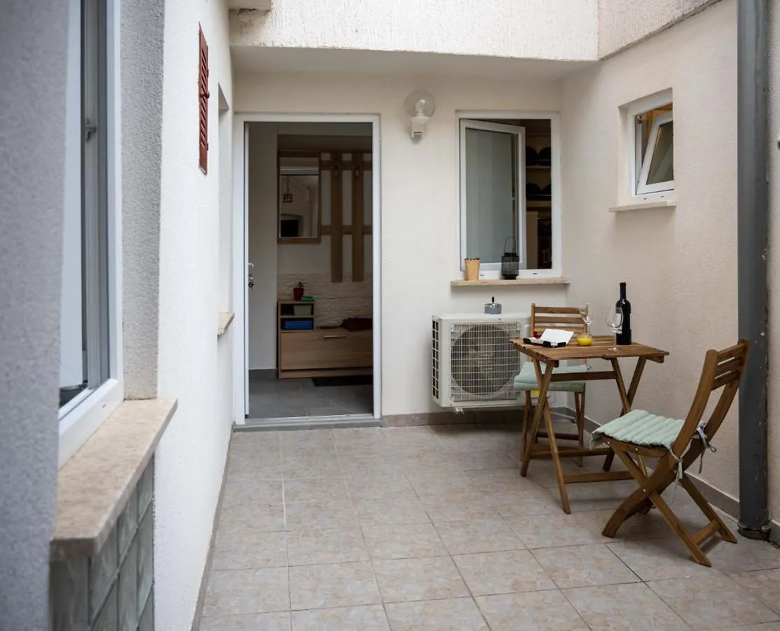 Apartment Montona Pula