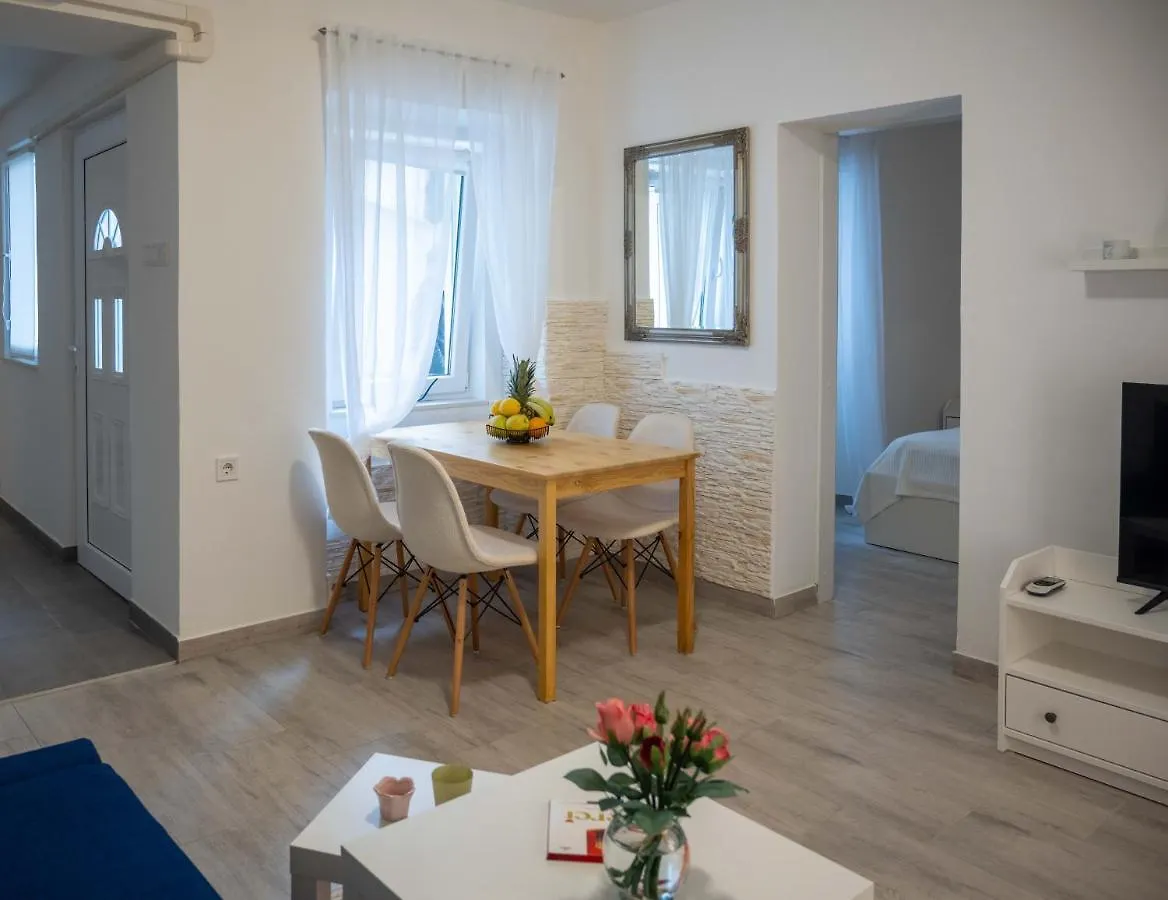 Apartment Montona Pula